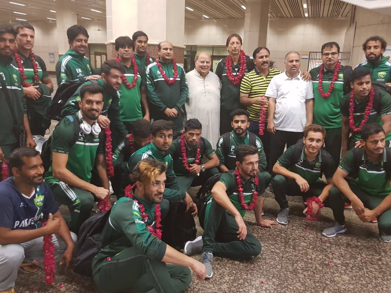 Após bom desempenho no Saff Suzuki Cup, equipe do Paquistão retorna para Lahore